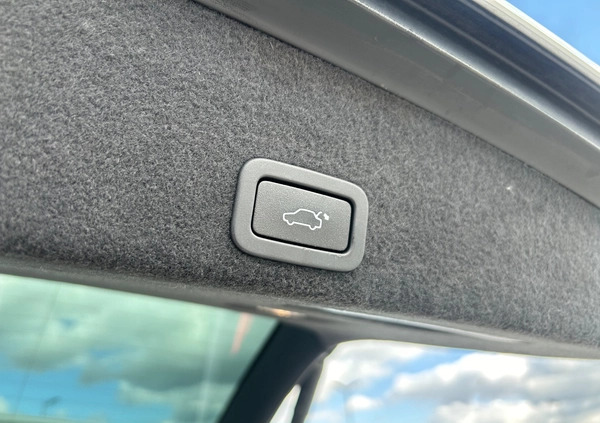 Volvo XC 60 cena 109900 przebieg: 77999, rok produkcji 2017 z Lublin małe 232